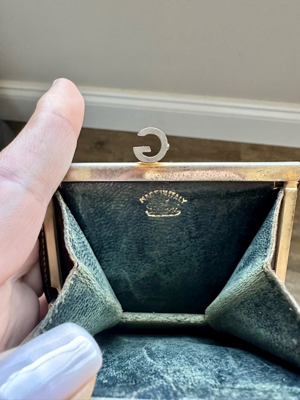 Vintage Gucci Monogram Kiss Lock Coin Purse - Picture 3 of 6